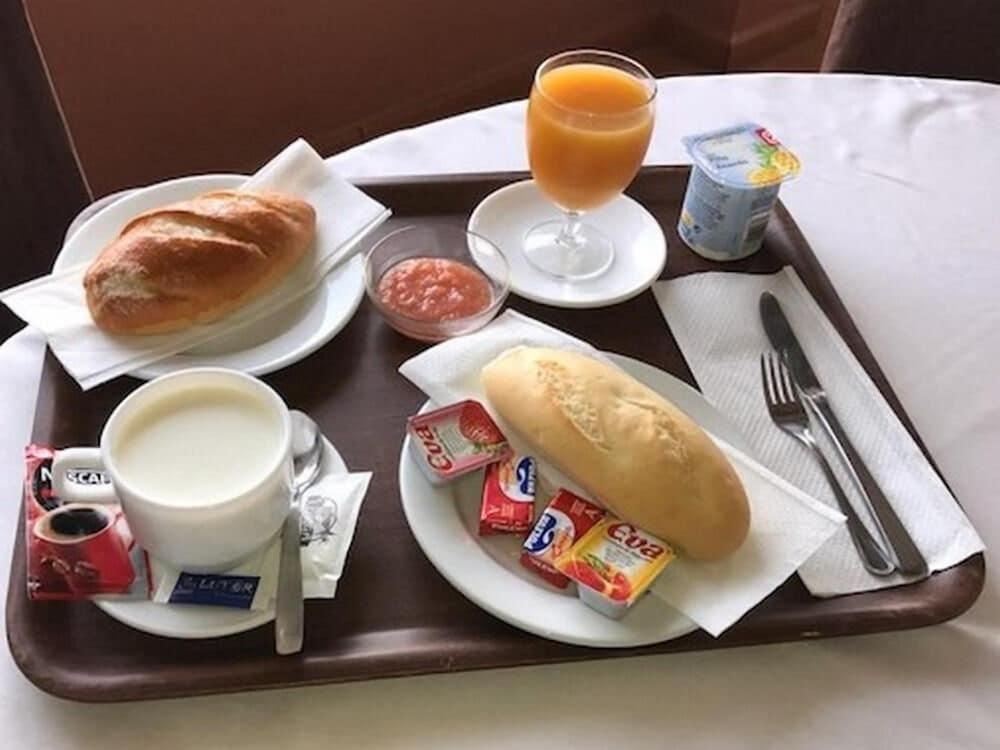 فندق أنفورا مليللا المظهر الخارجي الصورة